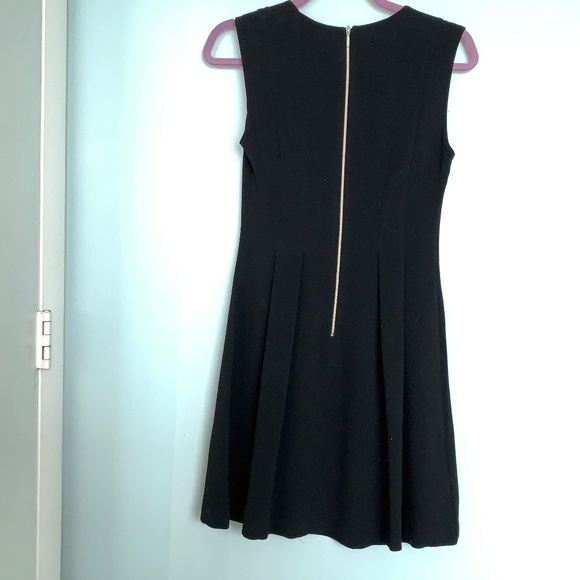 🦋 Dynamite Black Sleeveless Skater Style Dress - Picture 2 of 4